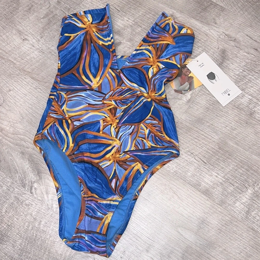 NWT Target Fe Noel Whole Piece Swim